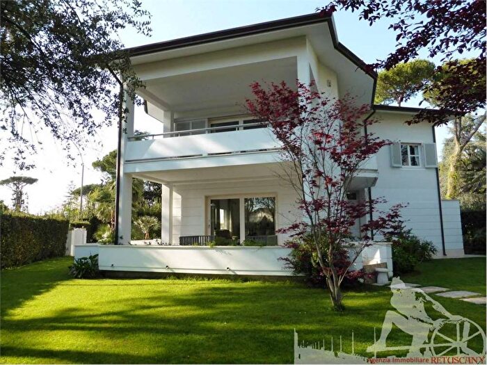 Casa con 6 locali in affitto in Centro, Forte dei Marmi