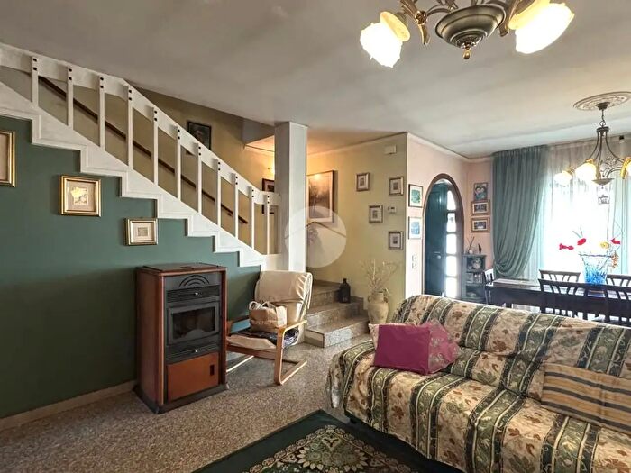 Casa con 5 locali in vendita in Via Peschiere, Casier