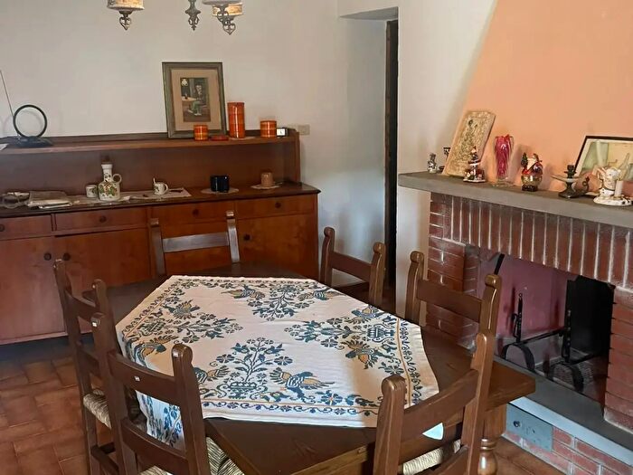 Appartamento con 5 locali in vendita in Buti