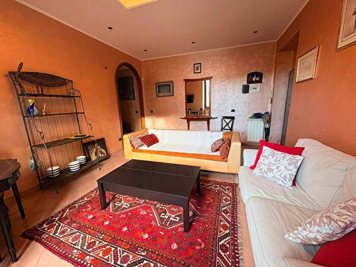 Appartamento trilocale in affitto in Viale Guglielmo Massaia, Garbatella, Roma