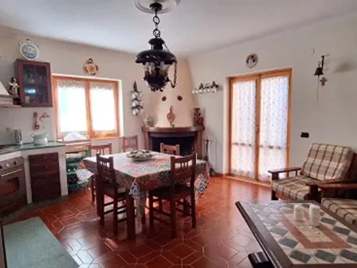 Appartamento quadrilocale in vendita in Via Roma, Alfedena