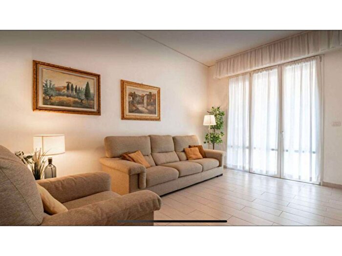 Appartamento con 5 locali in affitto in Alberti Bellariva, Firenze