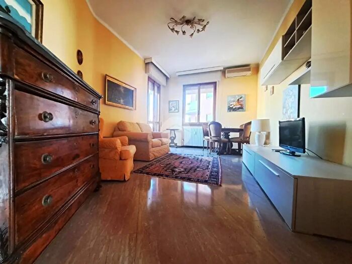 Appartamento trilocale in vendita in Via XX Settembre, Voghera