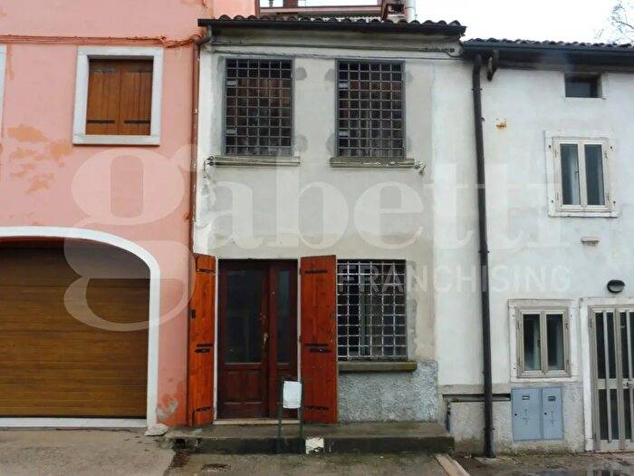 Casa quadrilocale in vendita in Via Cobbaro, Lusiana Conco
