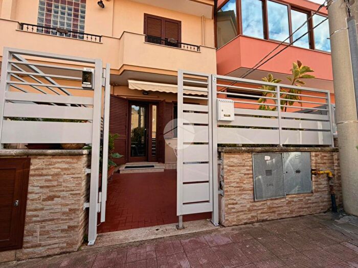 Appartamento quadrilocale in vendita in Via Gianserio Strafella, Nardo