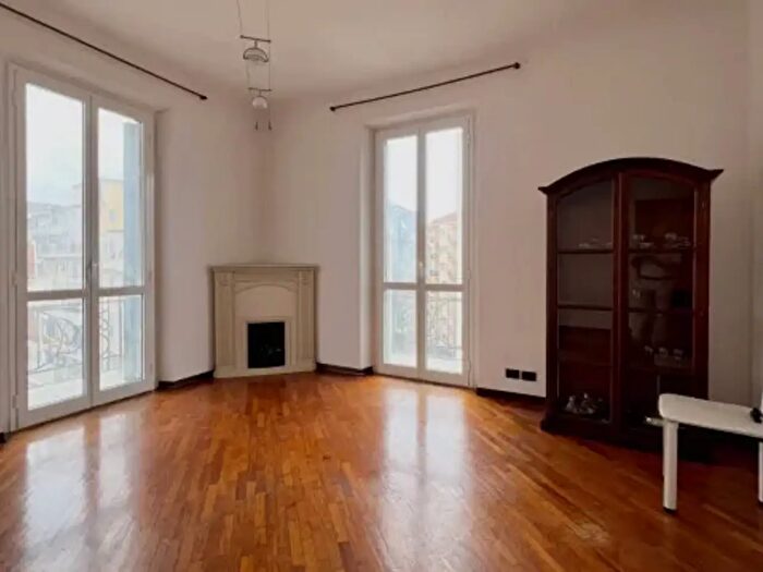 Appartamento con 5 locali in vendita in Via Giacomo Leopardi, Savona