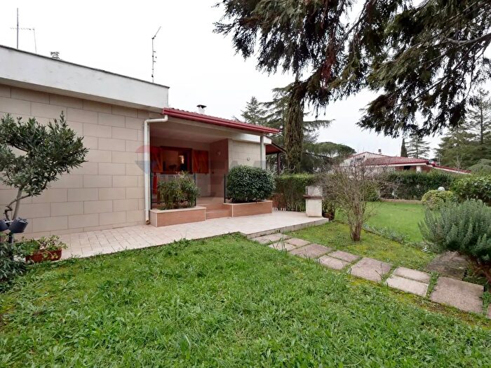 Casa trilocale in vendita in Contrada Lagogemolo, Cassano Delle Murge