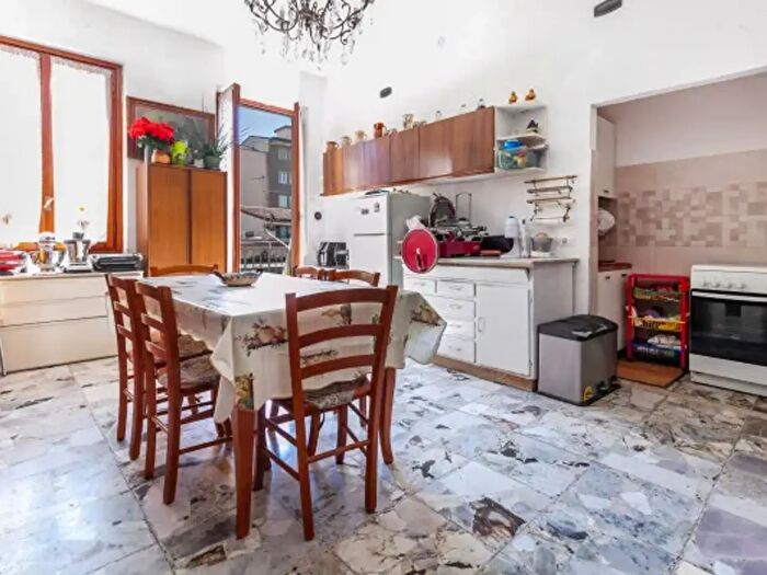 Appartamento trilocale in vendita in Via Gerolamo Rovetta, Milano