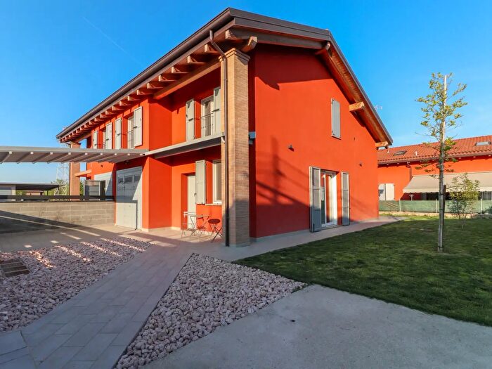 Casa con 5 locali in vendita in Via del Papa, Crevalcore