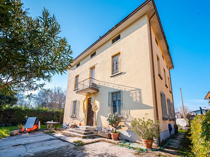 Casa con 7 locali in vendita in Via G Matteotti, Gattatico