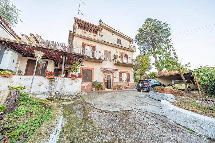 Appartamento bilocale in vendita in Via Giosue Carducci, Zagarolo