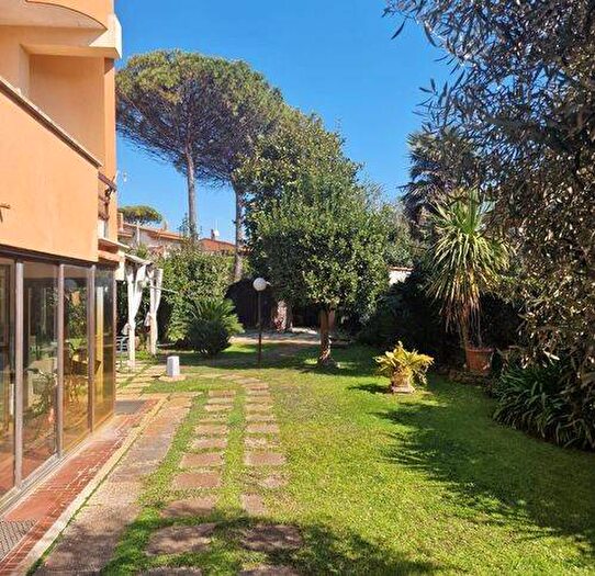 Casa con 5 locali in affitto in Fregene, Fiumicino