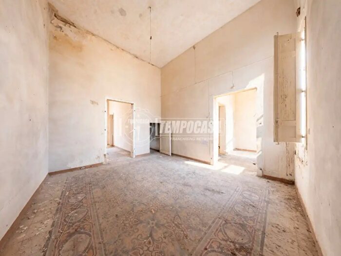 Appartamento con 7 locali in vendita in Via IV Novembre, Novoli