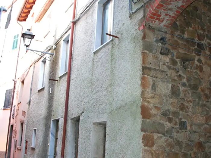 Casa con 5 locali in vendita in Via Cisa Sud, Santo Stefano Di Magra