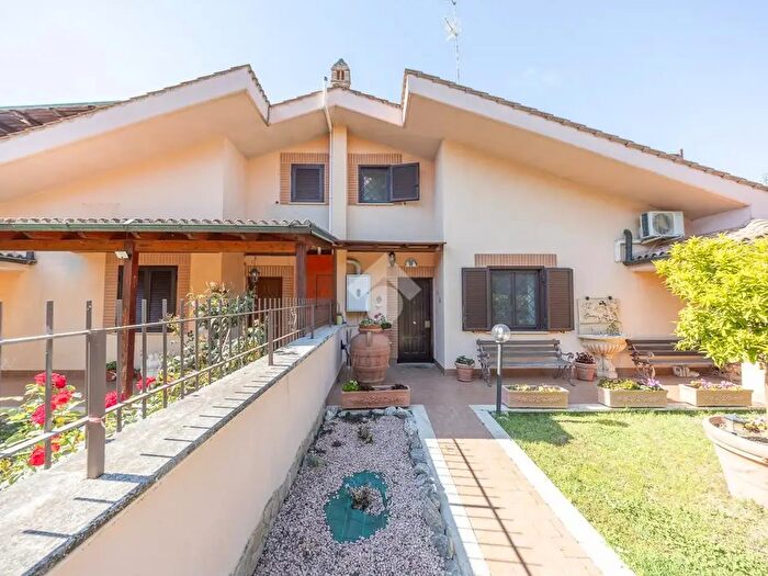 Casa quadrilocale in vendita in Via Francesco Borromini, Guidonia Montecelio
