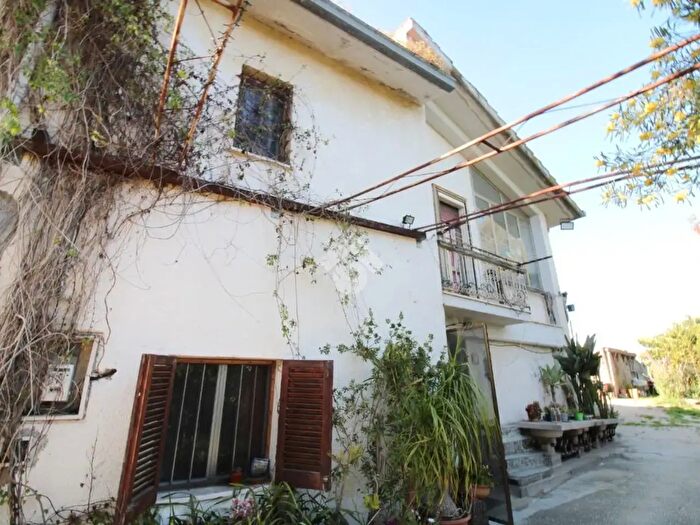 Casa quadrilocale in vendita in Contrada Cappellini, Ortona