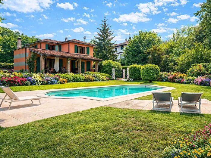 Casa con 15 locali in vendita in Losana, Mornico Losana