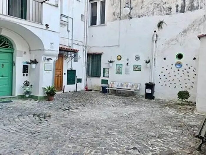 Appartamento bilocale in vendita in Via S Giovanni, Vietri Sul Mare