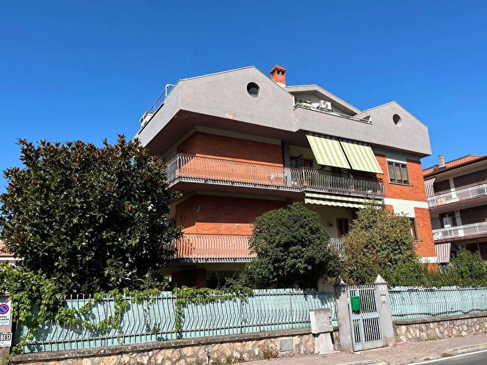 Appartamento trilocale in affitto in Centro, Colleferro