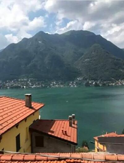 Appartamento bilocale in vendita in Via Canzaga, Pognana Lario