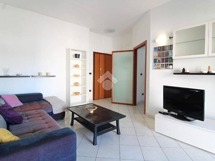 Appartamento trilocale in affitto in Via Montebello, Santa Chiara SantAngelo, Brindisi