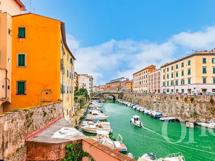 Appartamento trilocale in vendita in Piazza Venti Settembre, Livorno