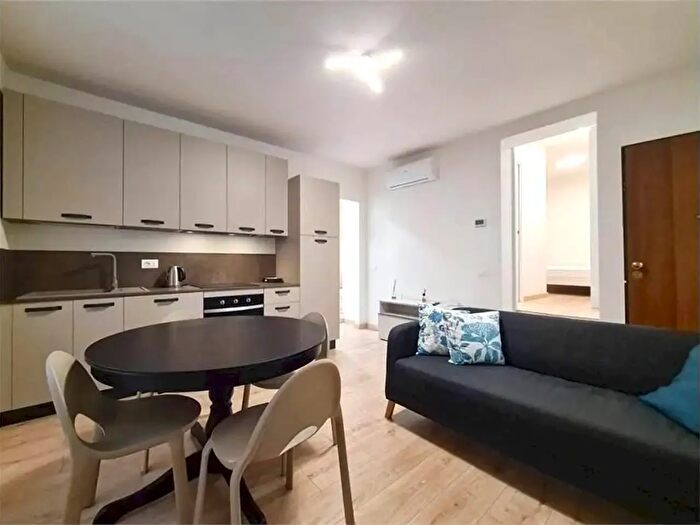 Appartamento quadrilocale in vendita in Via del Taglio, Modena
