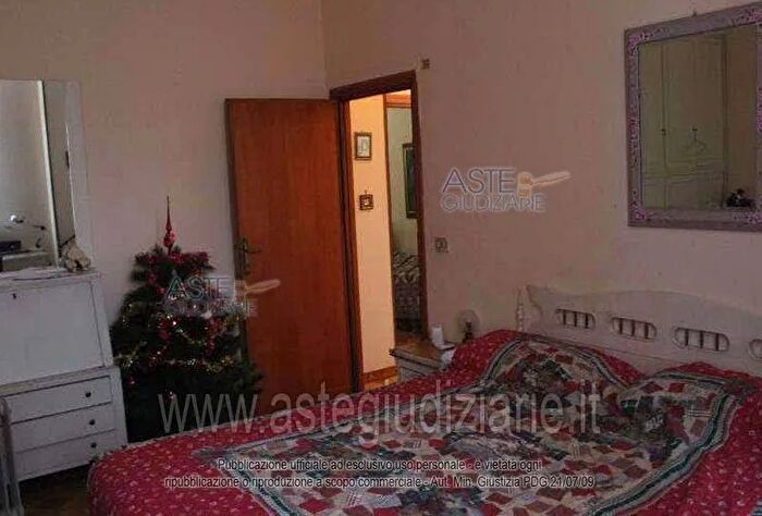 Appartamento trilocale in vendita in Via Natale Palli, Roma