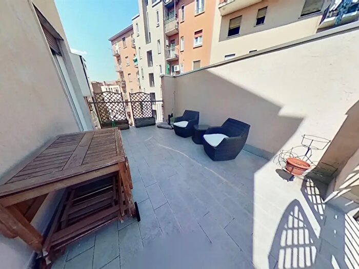 Appartamento bilocale in affitto in Via Caccialepori, Milano