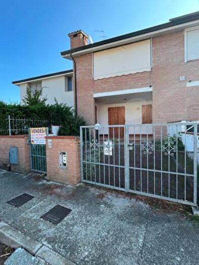 Casa quadrilocale in vendita in Via Torino, Comacchio