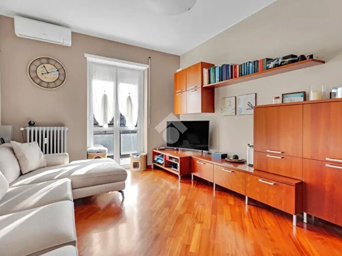 Appartamento trilocale in vendita in Via Vittorio Bottego, Milano