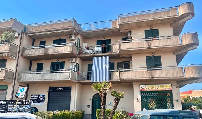 Appartamento trilocale in vendita in Mascali