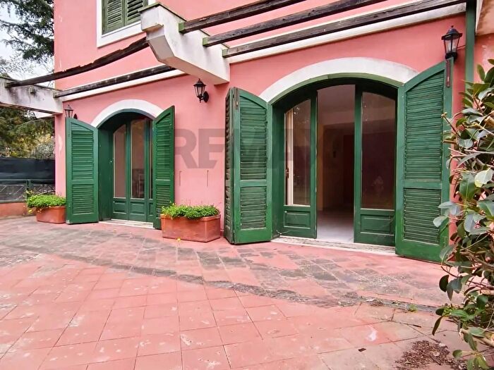 Casa con 8 locali in vendita in Via Provinciale per Santa Maria Ammalati, Acireale