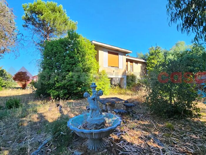Casa quadrilocale in affitto in Via della Femminamorta, Roma