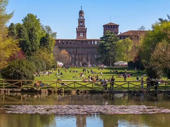 Appartamento con 5 locali in vendita in Via Filippo Turati, Milano