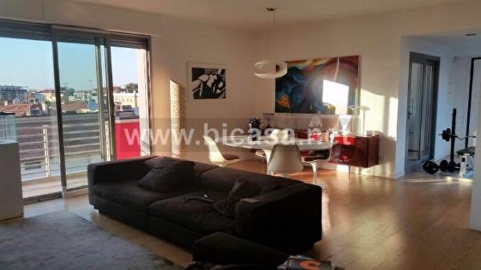 Appartamento con 5 locali in vendita in Via Vittorio Locchi, Pesaro