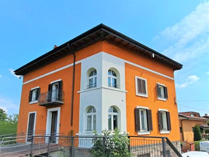 Appartamento trilocale in vendita in Via Bergamo b, Brembate