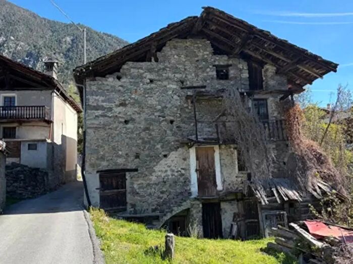 Casa quadrilocale in vendita in Frazione ChezLesBovet, Valpelline