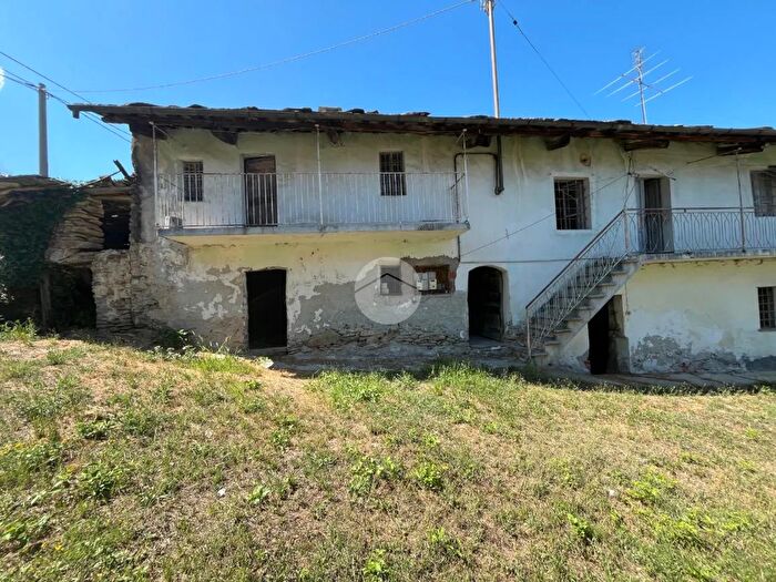 Casa con 10 locali in vendita in Via Antica di Torriana, Barge