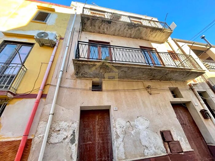 Casa trilocale in vendita in Via Giovanni Meli, Castellammare Del Golfo