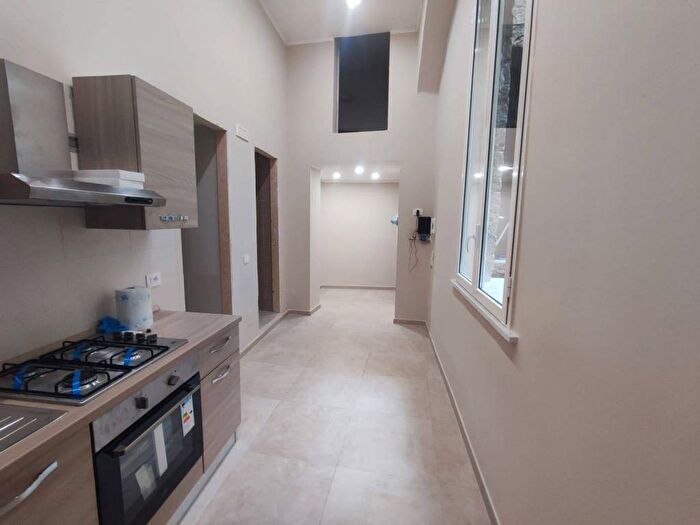 Appartamento quadrilocale in affitto in Centro Storico, Napoli