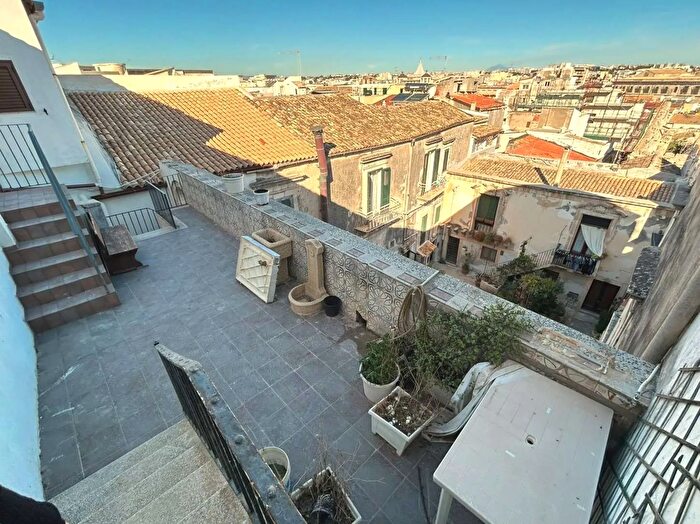 Appartamento con 5 locali in vendita in Siracusa