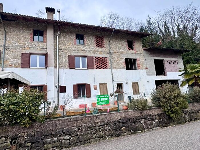Casa con 7 locali in vendita in Borgo Scubla, Faedis