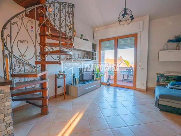 Appartamento con 5 locali in vendita in Via Lombardia, Potenza Picena