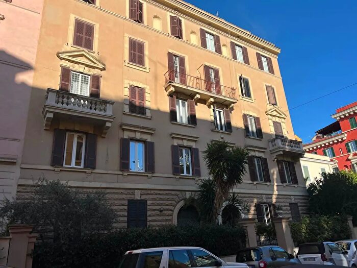 Appartamento quadrilocale in affitto in Via Garigliano, Roma