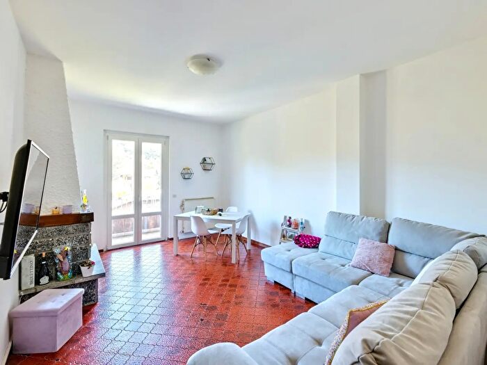 Appartamento trilocale in vendita in Via Pineta Snc, Montegrino Valtravaglia