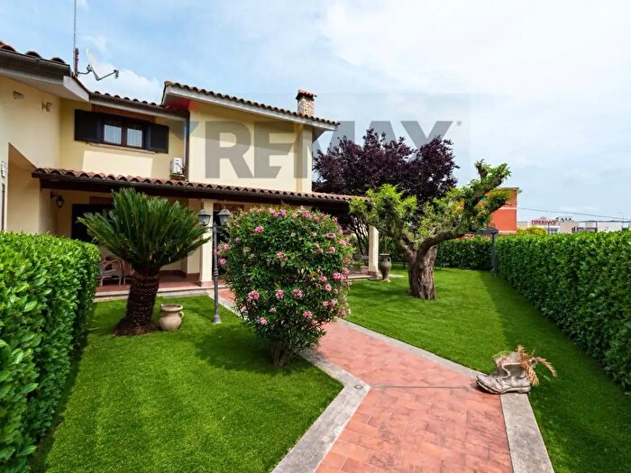 Casa con 6 locali in vendita in Via Tiberina a, Capena