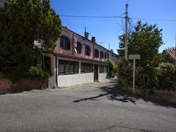 Appartamento quadrilocale in vendita in Via Isidoro Furlani, Trieste