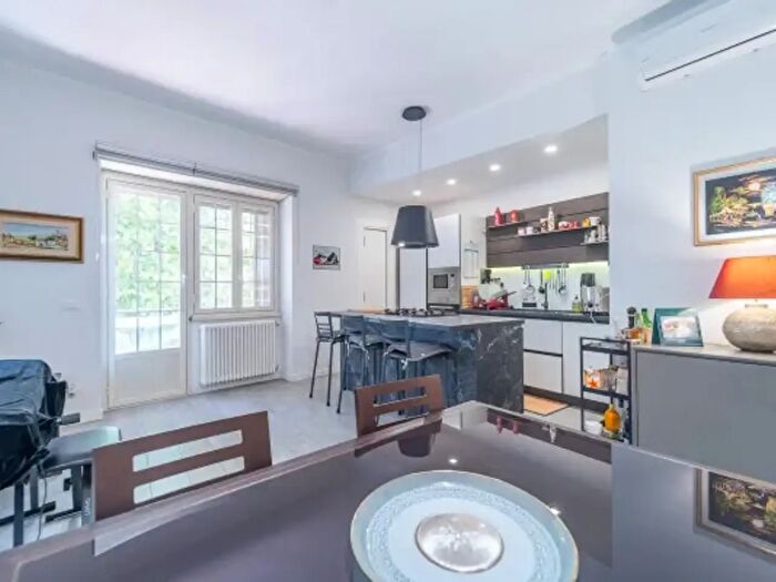 Appartamento trilocale in vendita in Via Francesco Pallavicini, Roma
