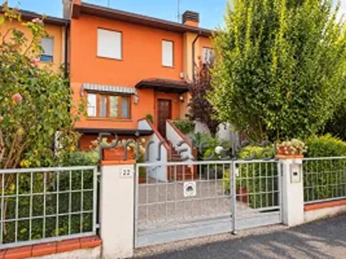 Casa monolocale in vendita in Via Superbi, Carpi
